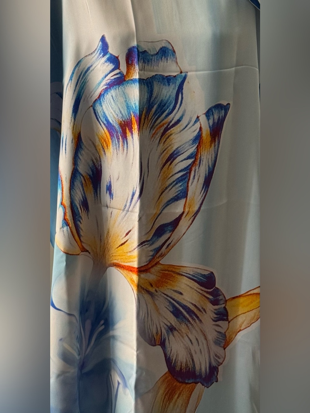 Chinese Silk Scarf with Orchid Print by Saint Joy - NWT, box, and gift bag - Picture 6 of 15